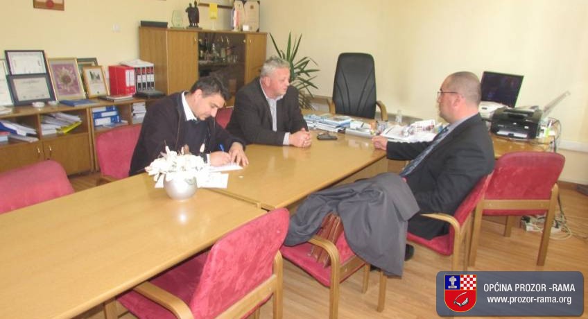 Potpisan ugovor za asfaltiranje lokalne ceste Gračanica-Klek